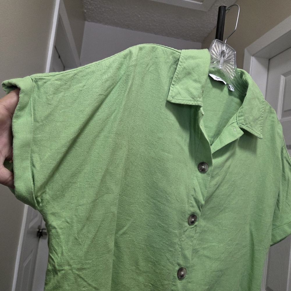 Reitmans Green Linen Blend Button Front Top Short Sleeve Collared Blouse - Picture 3 of 6